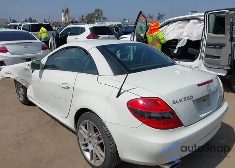 2009 Mercedes-Benz Slk 300 from USA, damaged, VIN WDBWK54FX9F192410